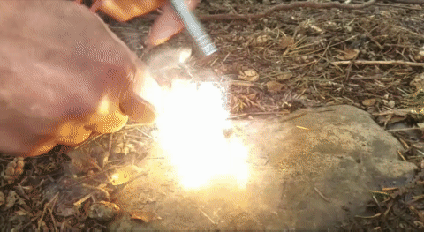 FireStorm™ Large 1/2" Ferro Rod & Tinder Kit