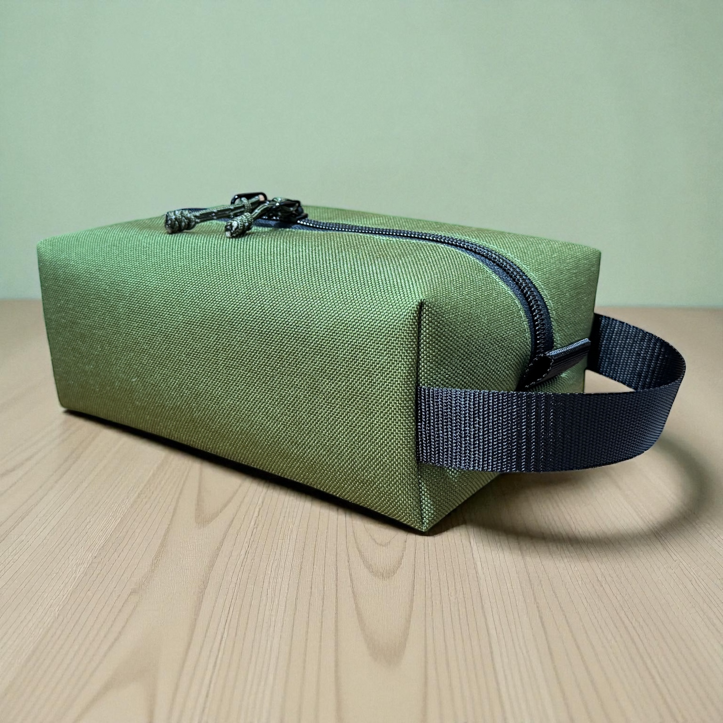 Rugged and Durable Dopp Kit – Travel Toiletries & Makeup Bag